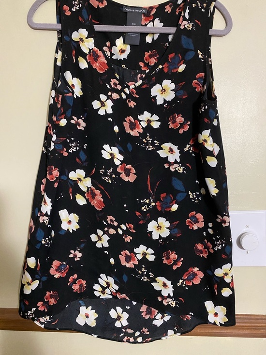 Chelsea & Theodore Tops - Chelsea & Theodore Black Floral Tunic with White and Coral Blooms